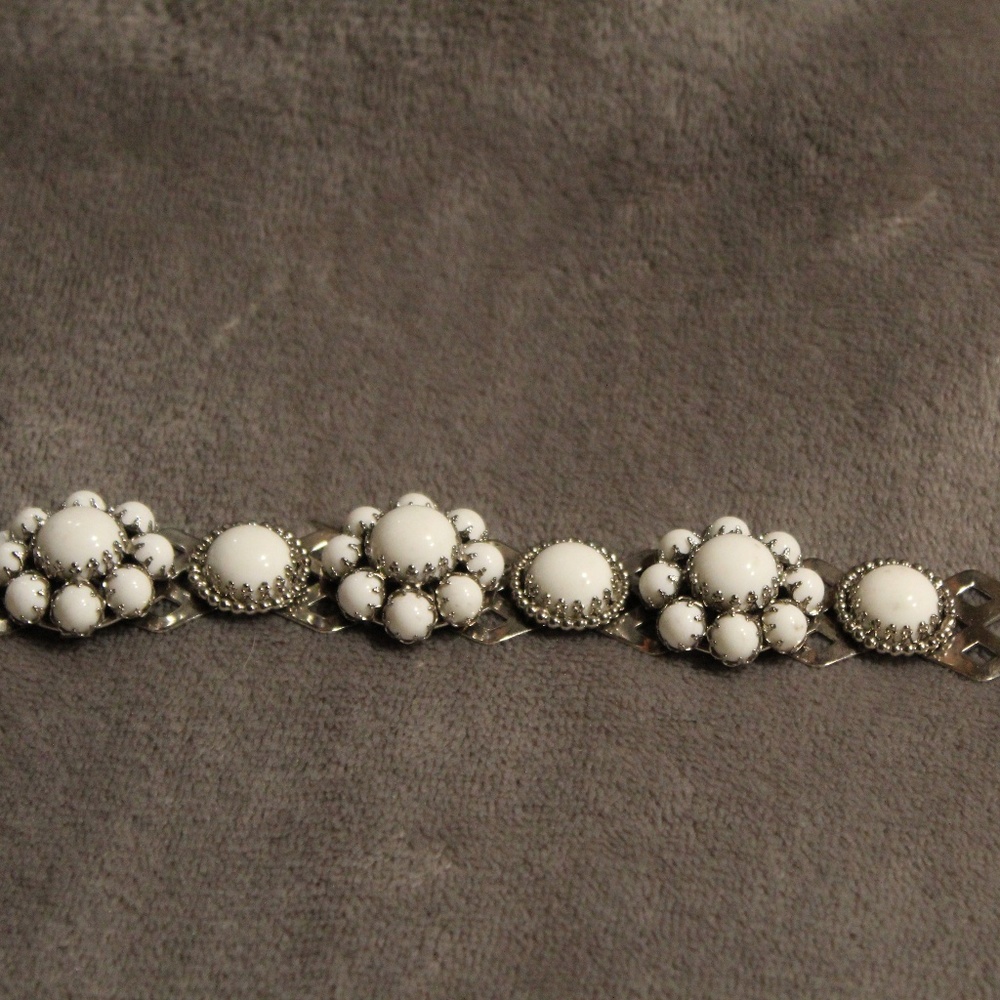 Vintage prong set Milk Glass cabochon bracelet